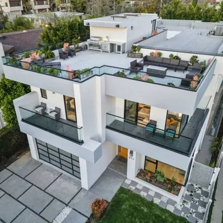 Image 2 - 7438 Willoughby Avenue, Los Angeles, CA 90046, USA - House for sale