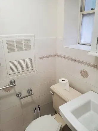 Image 3 - 1302 E 54th St, Brooklyn, New York, 11234 - Apartment for rent