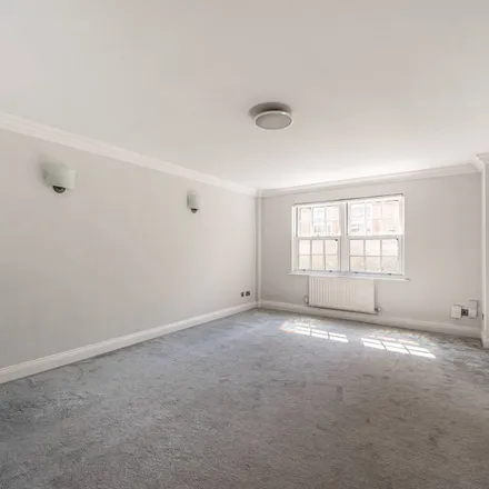 Rent this 3 bed apartment on Chalk Farm Road in Maitland Park, London