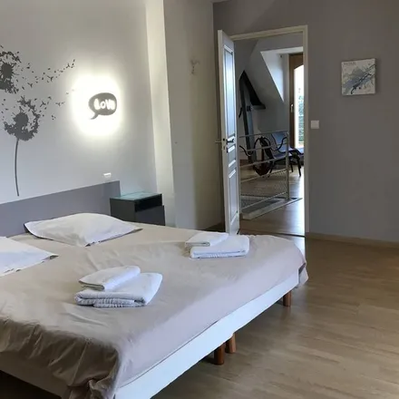 Rent this 6 bed duplex on Moëlan-sur-Mer in Rue Cécile Ravallec, 29350 Kervaziou