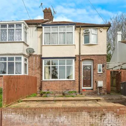 Buy this 3 bed house on Milton Road in Luton, LU1 5JA