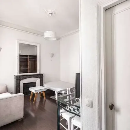Image 4 - 33 Rue Tronchet, 75008 Paris, France - Apartment for rent