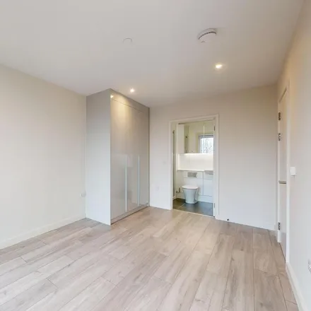 Image 4 - City Lights Point, 64 New Kent Road, London, SE1 6GB, United Kingdom - Apartment for rent