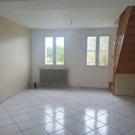 Rent this 5 bed apartment on 1 Rue Anatole France in 37210 Vernou-sur-Brenne, France