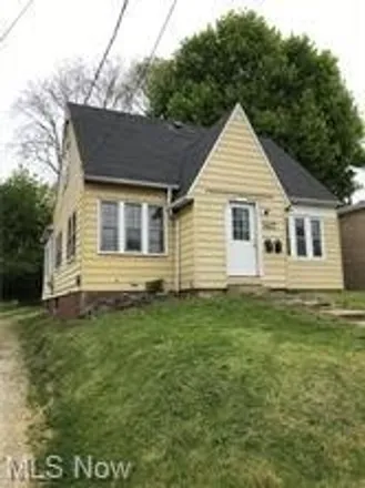Rent this 1 bed house on 1417 Vermont Place Northeast in Canton, OH 44714