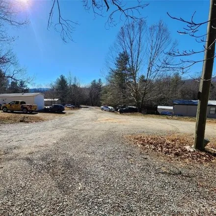 Buy this studio house on Becky Lane in Buncombe County, NC 28730