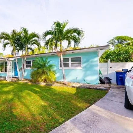 Buy this 4 bed house on 1670 Edgevale Road in Fort Pierce, FL 34982