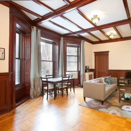 Rent this 2 bed townhouse on 29 West 69th Street in New York, NY 10023