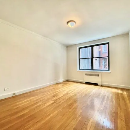 Image 7 - 8 East 48th Street, New York, NY 10017, USA - Apartment for rent