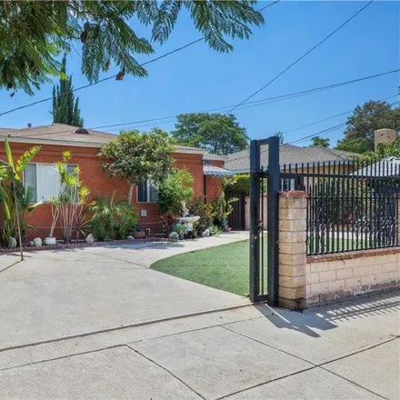 Image 4 - 11262 Hatteras Street, Los Angeles, CA 91601, USA - House for sale