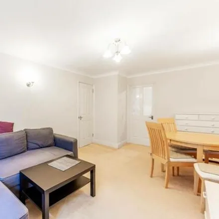 Image 3 - Claremont House, Worcester Road, London, SM2 6GE, United Kingdom - Apartment for rent
