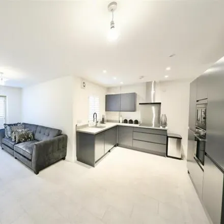 Image 2 - Cottingham Court, Barton-upon-Humber, DN18 5BF, United Kingdom - Townhouse for sale