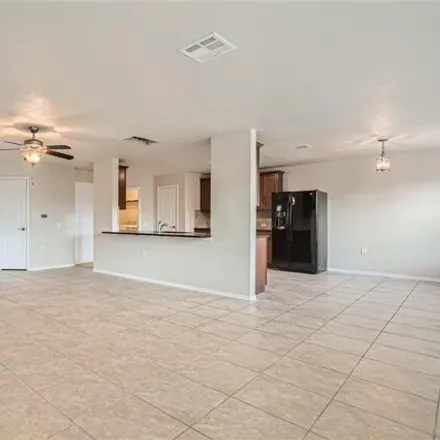 Image 6 - 7112 Razors Edge Drive, Austin, TX 78744, USA - House for rent