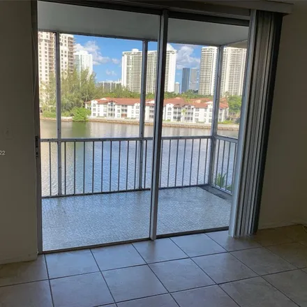 Image 2 - 2999 Point East Drive, Aventura, FL 33160, USA - Condo for rent