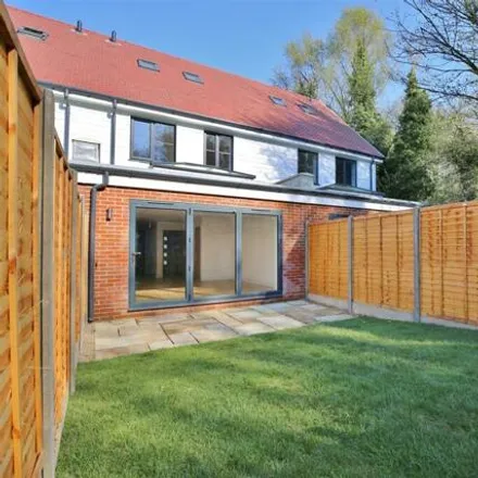 Image 3 - Silverdale Road, Royal Tunbridge Wells, TN4 9HZ, United Kingdom - Townhouse for sale