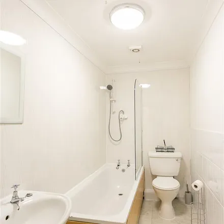 Image 8 - 8, 10 Claremont Road, Newcastle upon Tyne, NE2 4AD, United Kingdom - Apartment for rent