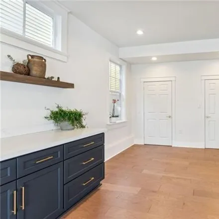 Image 5 - 2141 Annunciation Street, New Orleans, LA 70130, USA - House for sale