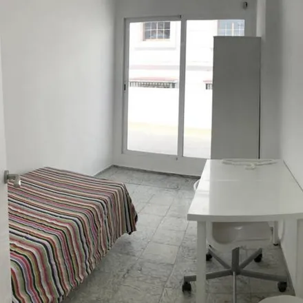 Rent this 7 bed room on Delegación Territorial de Cultura y Deporte en Córdoba in Calle Capitulares, 2