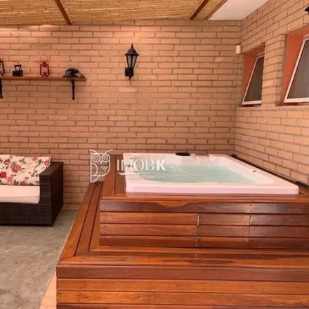 Buy this 3 bed house on Avenida Silvestre Oliveira in Caxambu, Jundiaí - SP