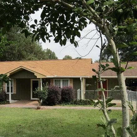 Buy this 3 bed house on 278 Cottonhill Road in Eufaula, AL 36027