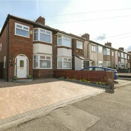 Buy this 3 bed duplex on Cobham Road in Moreton, CH46 0RA