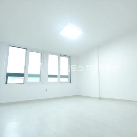 Rent this 2 bed apartment on 서울특별시 마포구 서교동 460-26