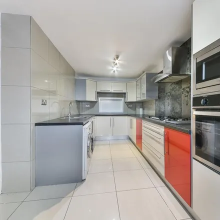 Image 4 - Bristow Road, London, SE19 1JX, United Kingdom - Townhouse for rent