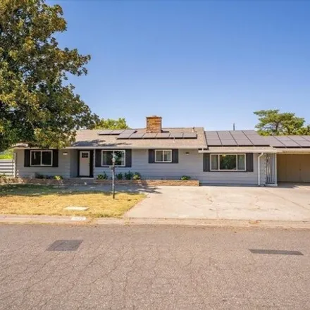 Image 3 - 1938 Colusa St, Corning, California, 96021 - House for sale