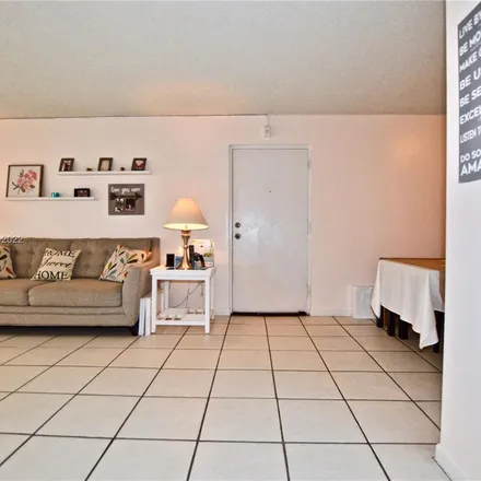 Image 1 - 7160 Fairway Drive, Miami Lakes, FL 33014, USA - Apartment for rent