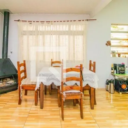 Rent this 2 bed house on Indigo Getúlio Vargas in Rua Botafogo, Menino Deus