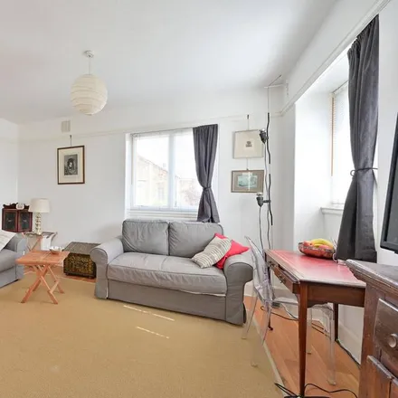 Rent this 1 bed apartment on 8 Berkeley Place in London, SW19 4SX