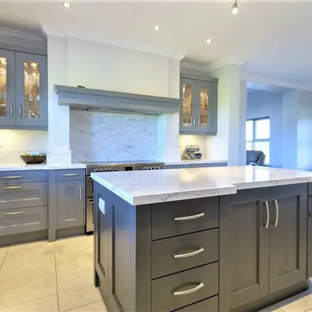 Rent this 5 bed apartment on Bancroft Avenue in London, IG9 5JW