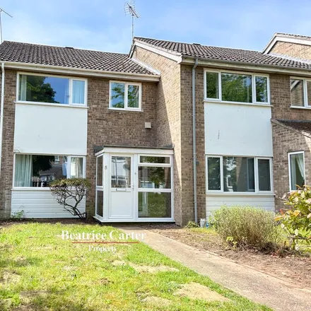 Rent this 3 bed townhouse on St Helena Walk in Holywell Row, IP28 7PS