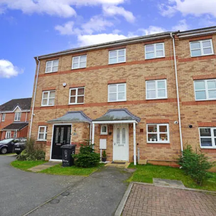 Buy this 5 bed townhouse on Hanworth Close in Leicester, LE5 1UU
