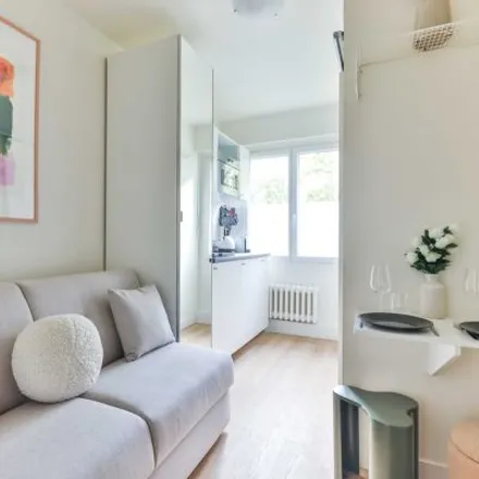 Rent this studio apartment on 75 Rue Charles Laffitte in 92200 Neuilly-sur-Seine, France