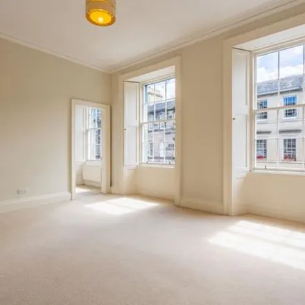 Image 4 - 39B Cumberland Street, City of Edinburgh, EH3 6RA, United Kingdom - Apartment for rent