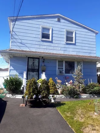 Buy this 6 bed duplex on 11 Wilson Avenue in Village of Lynbrook, NY 11563