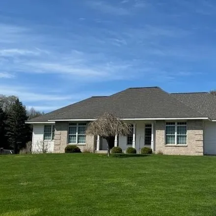 Buy this 3 bed house on 17820 Dogwood Drive in Spring Lake Township, MI 49456