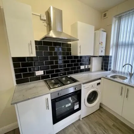 Image 4 - Back St Ives Mount, Leeds, LS12 3RR, United Kingdom - Townhouse for rent