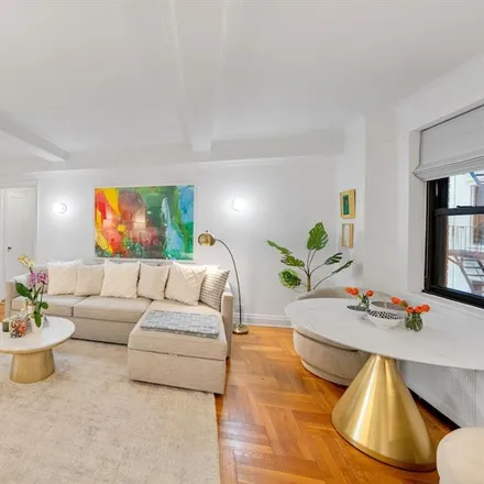 Image 3 - 245 EAST 72ND STREET 4E in New York - Apartment for sale