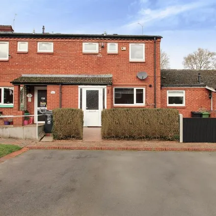 Rent this 3 bed townhouse on Upperfield Close in Redditch, B98 9LE