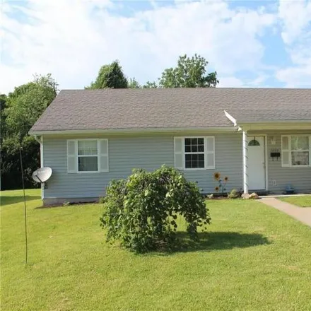 Buy this 3 bed house on 1231 Kincaid Street in Bowling Green, MO 63334