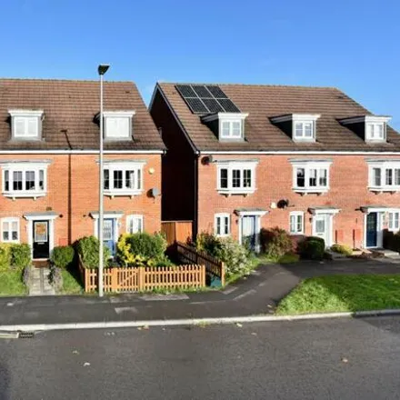 Buy this 3 bed duplex on Rotary Way in Thatcham, RG19 4SA