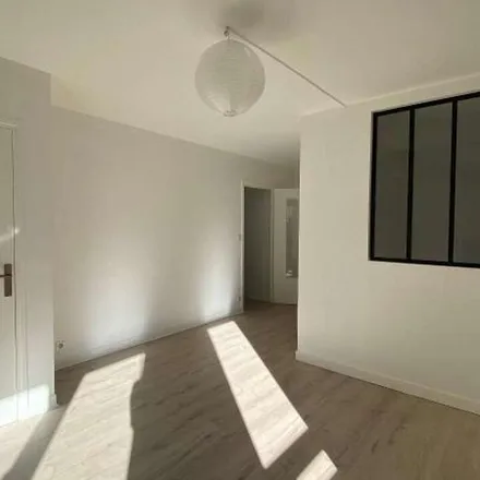 Rent this 2 bed apartment on 17 Rue des Déportés in 37000 Tours, France