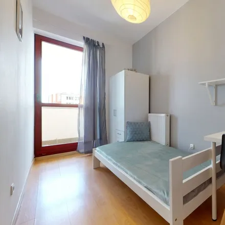 Rent this 6 bed room on Ksawerów 30 in 02-656 Warsaw, Poland
