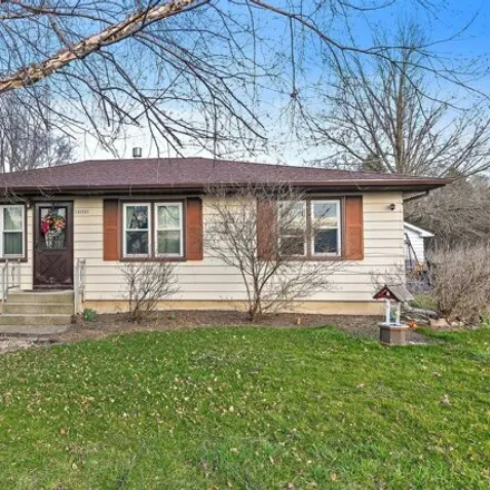 Buy this 3 bed house on Castle Avenue in Dundee Township, IL 60118