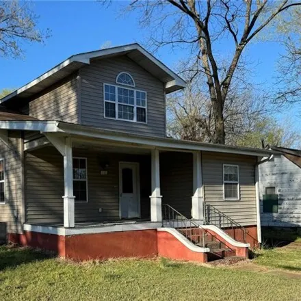 Buy this 5 bed house on 642 North 9th Street in Poplar Bluff, MO 63901