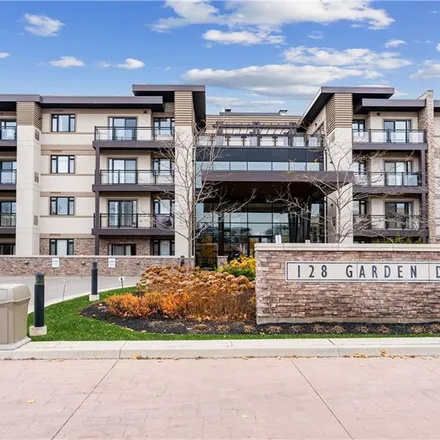 Rent this 2 bed apartment on 124 Garden Drive in Oakville, ON L6K 2W1