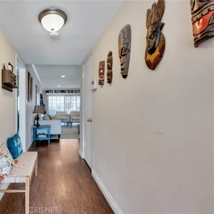 Image 4 - 16123 Tupper Street, Los Angeles, CA 91343, USA - House for sale