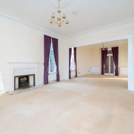 Image 7 - B2112, Haywards Heath, RH16 1QL, United Kingdom - Apartment for rent